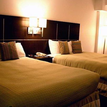 Niagara Plaza Hotel By Fairbridge Δωμάτιο φωτογραφία