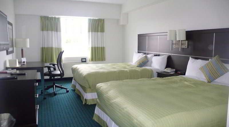 Niagara Plaza Hotel By Fairbridge Δωμάτιο φωτογραφία