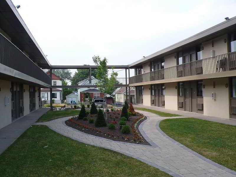Niagara Plaza Hotel By Fairbridge Εξωτερικό φωτογραφία